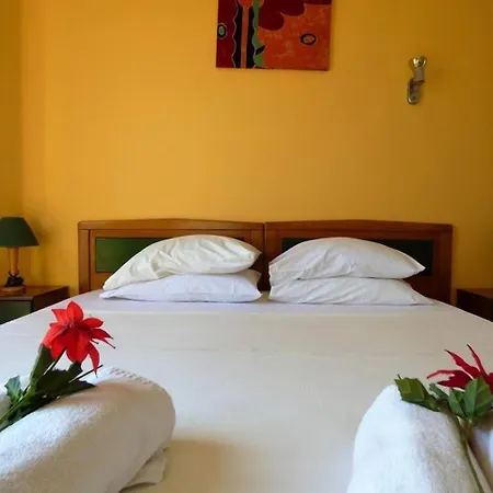 Garden/amazing Sunsets/near The Beaches * Kalamata
